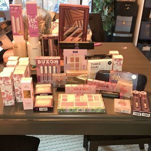 New listings adding to my closet ! Check out video and reserve some makeup!